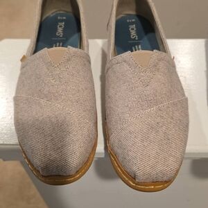 TOMS Beige Textured Slip-Ons